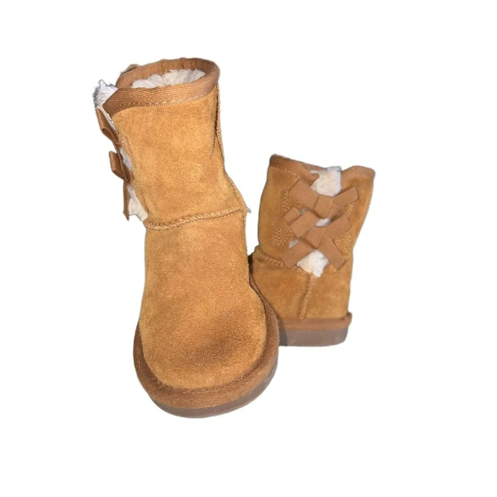 Koolaburra By UGG Toddler Size 7 Victoria Short Brown Tan Faux Fur‎ Suede Bows